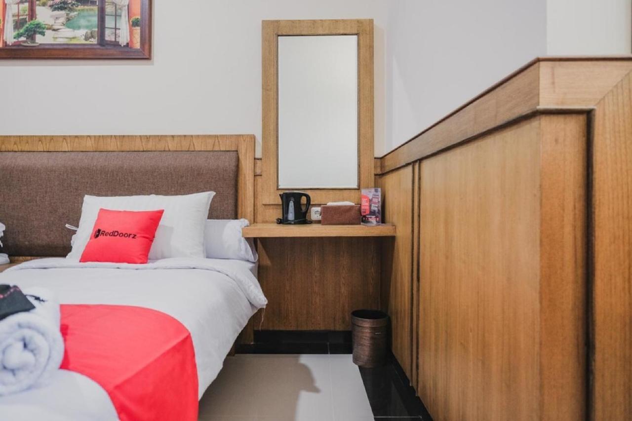 Reddoorz Plus @ Jalan Dr. Cipto Mangunkusumo Lampung Bandar Lampung Zewnętrze zdjęcie